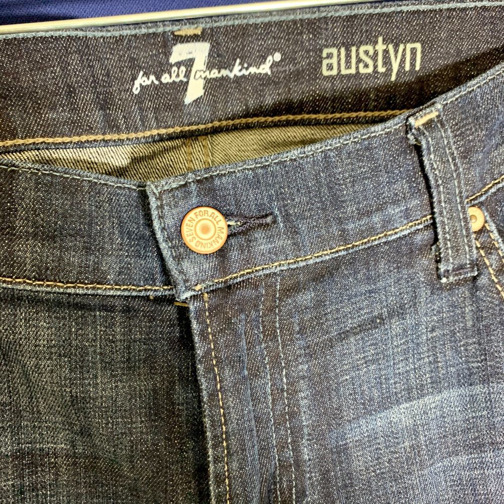 7 For All Mankind Austyn Jean in Los Angeles Dark - Picture 4 of 7